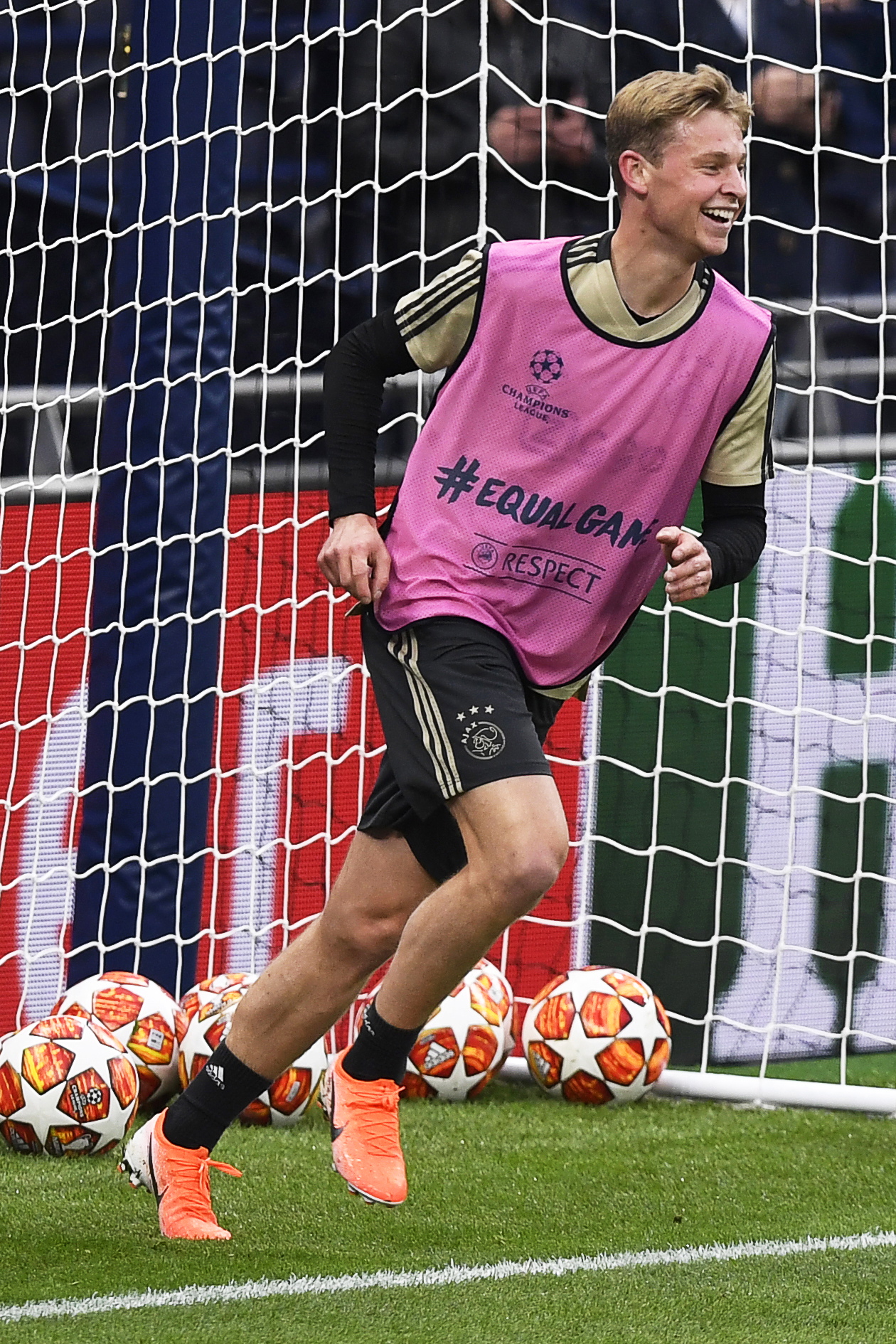 赛前广州队备战欧篮联；主帅复盘细节曝光；震撼外界；训练强度明显提升的简单介绍